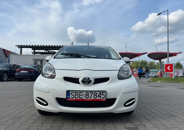 Toyota Aygo cena 17800 przebieg: 162000, rok produkcji 2011 z Drobin małe 232